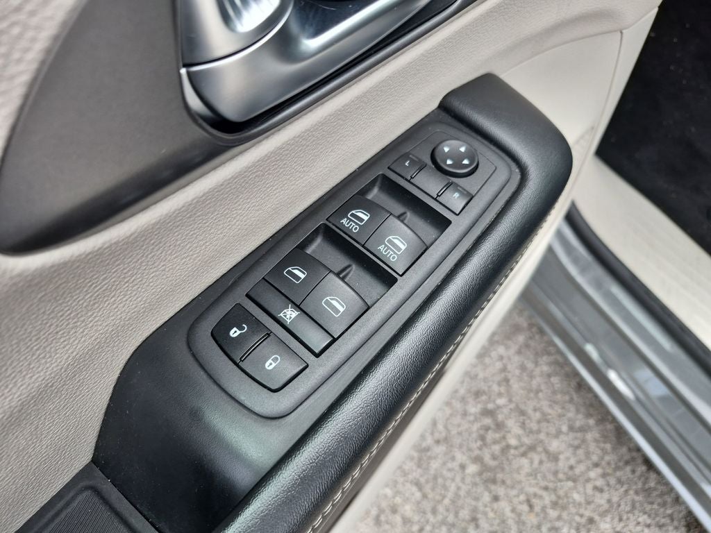 2022 Chrysler Pacifica Touring L FWD