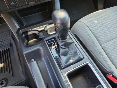 2023 Toyota Tacoma 4WD 4WD SR Double Cab 5' Bed V6 AT (GS)