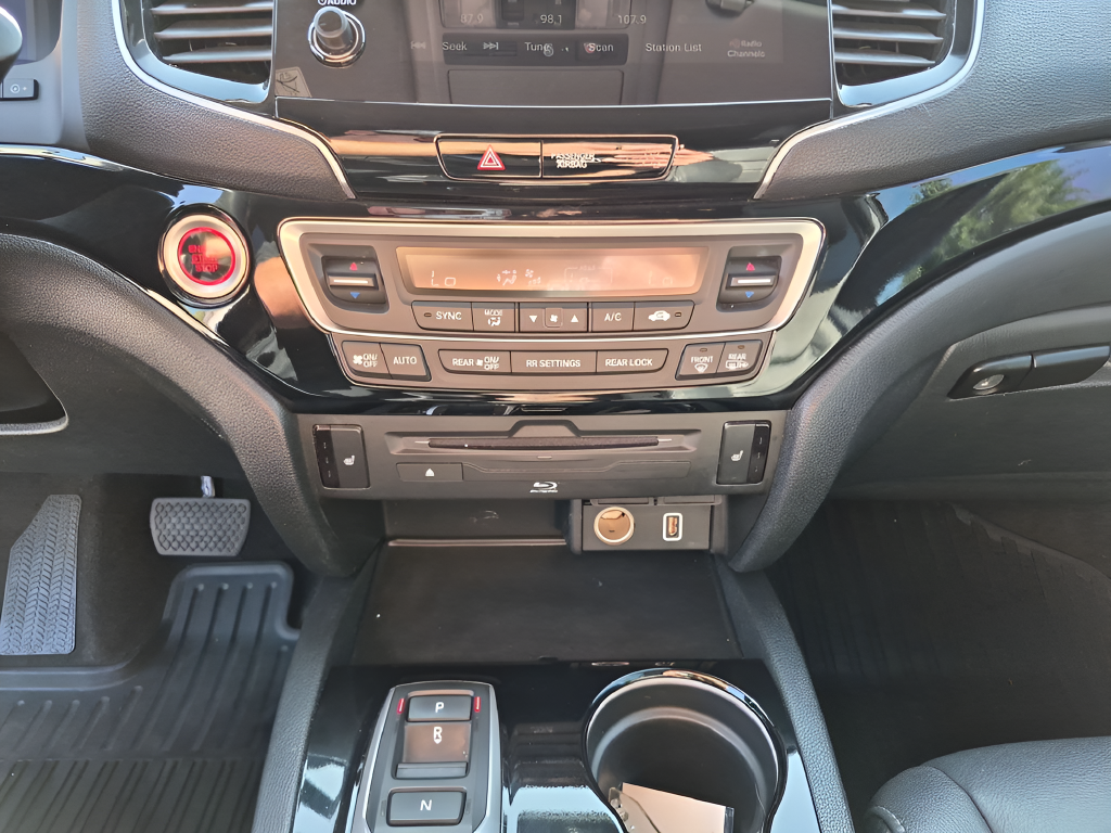 2022 Honda Pilot Touring 8 Passenger