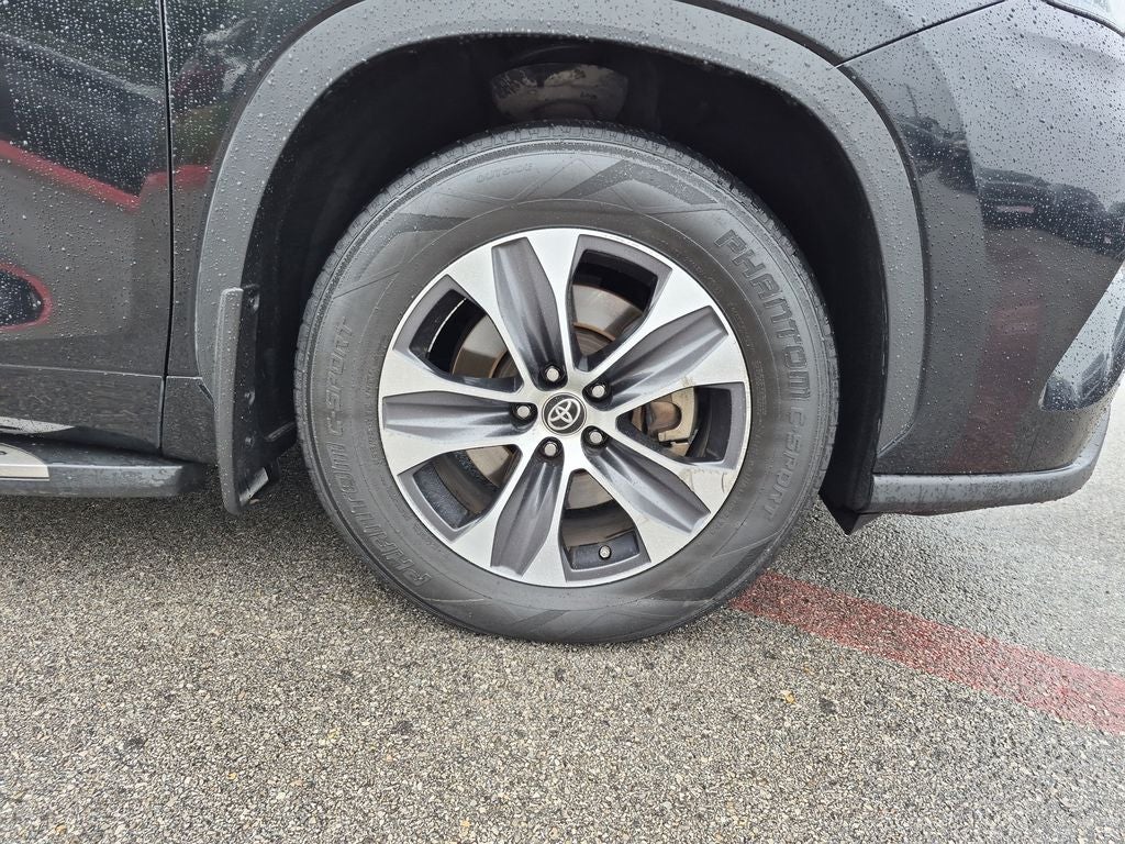 2022 Toyota Highlander XLE FWD (Natl)