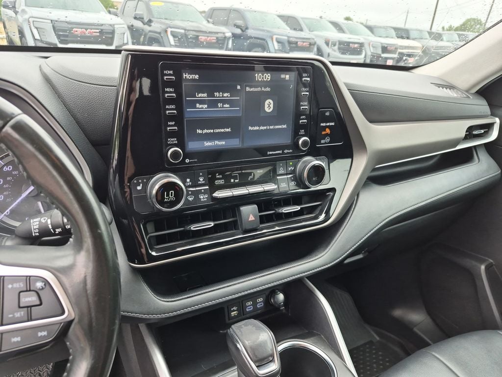 2022 Toyota Highlander XLE FWD (Natl)