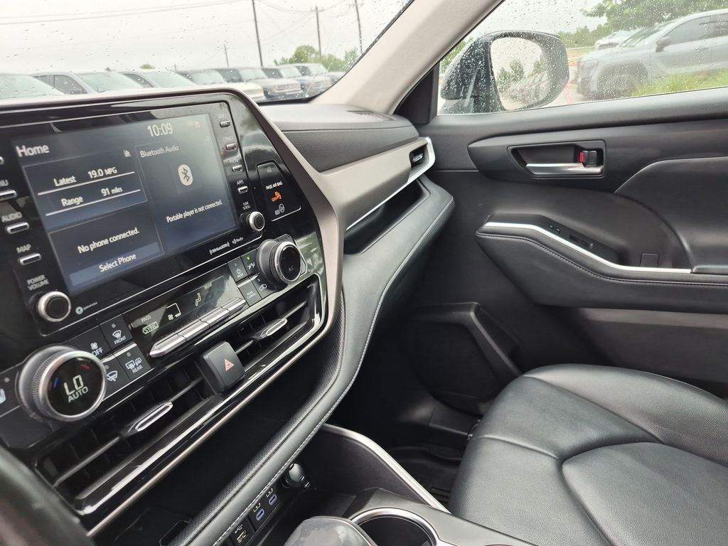 2022 Toyota Highlander XLE FWD (Natl)