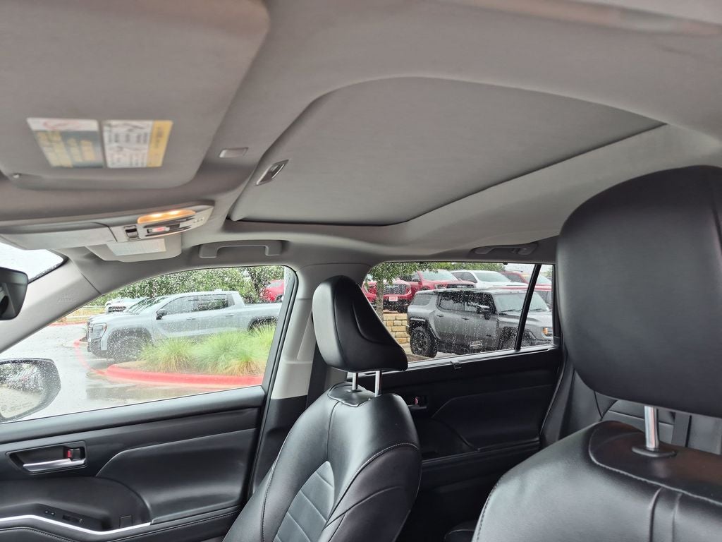 2022 Toyota Highlander XLE FWD (Natl)