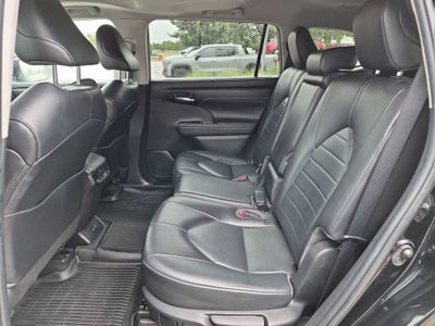 2022 Toyota Highlander XLE FWD (Natl)