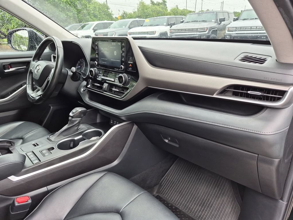 2022 Toyota Highlander XLE FWD (Natl)