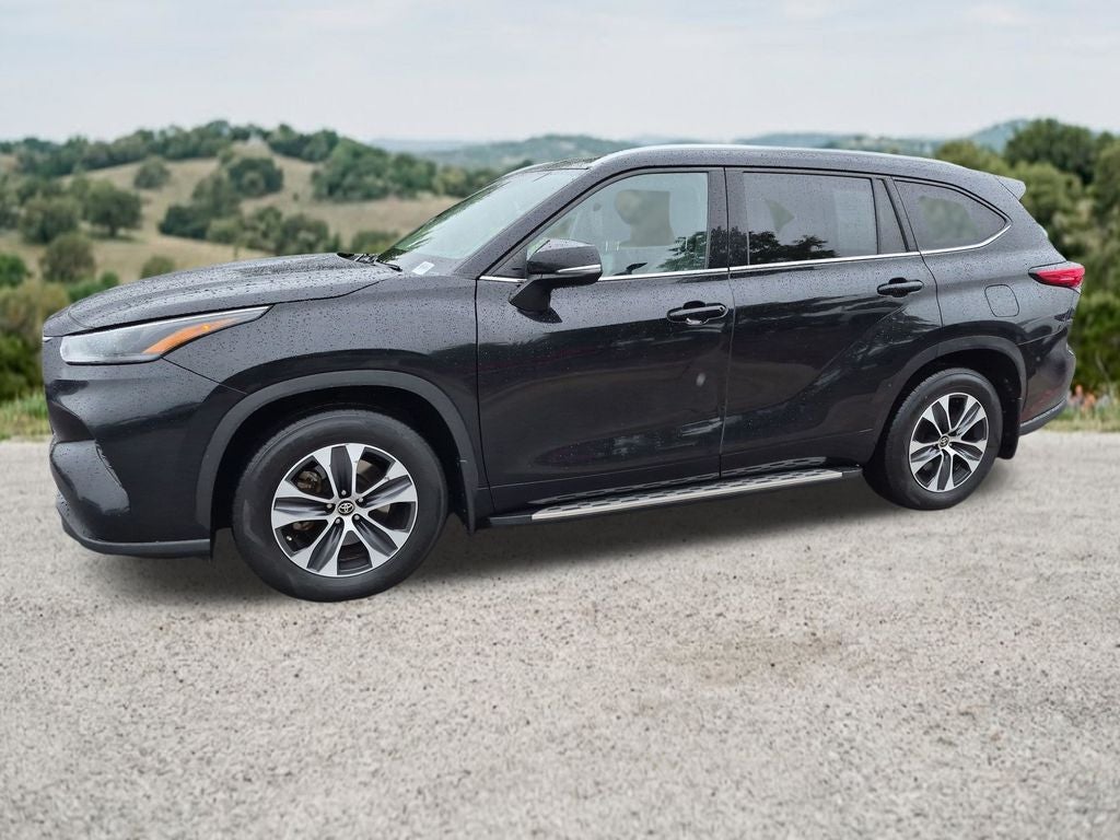 2022 Toyota Highlander XLE FWD (Natl)