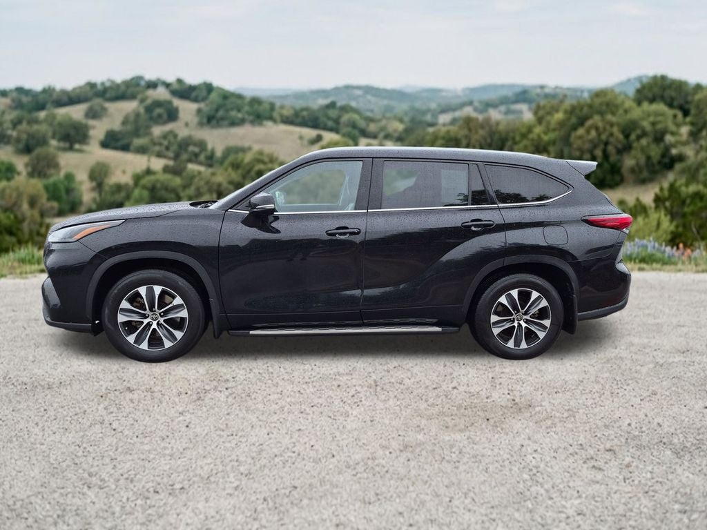 2022 Toyota Highlander XLE FWD (Natl)