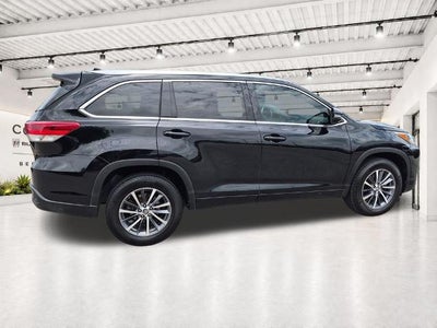 2017 Toyota Highlander XLE V6 FWD (Natl)