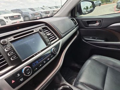 2017 Toyota Highlander XLE V6 FWD (Natl)