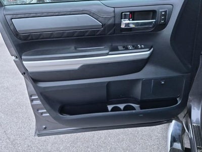 2014 Toyota Tundra 4WD Truck 4WD CrewMax Short Bed 5.7L FFV Platinum (Natl)