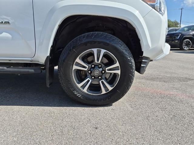 2017 Toyota Tacoma TRD Sport Double Cab 5' Bed V6 4x4 AT (Natl)