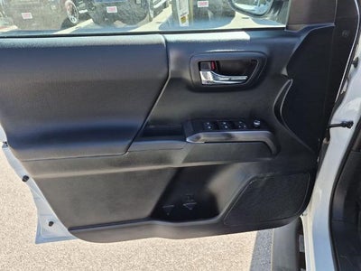 2017 Toyota Tacoma TRD Sport Double Cab 5' Bed V6 4x4 AT (Natl)