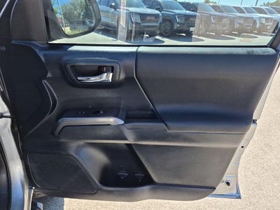 2019 Toyota Tacoma 4WD 4WD TRD Off Road Double Cab 5' Bed V6 AT (Natl)