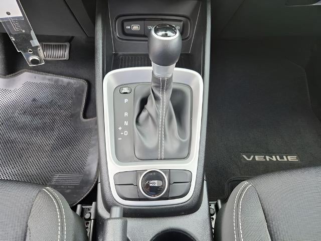 2022 Hyundai VENUE SEL IVT