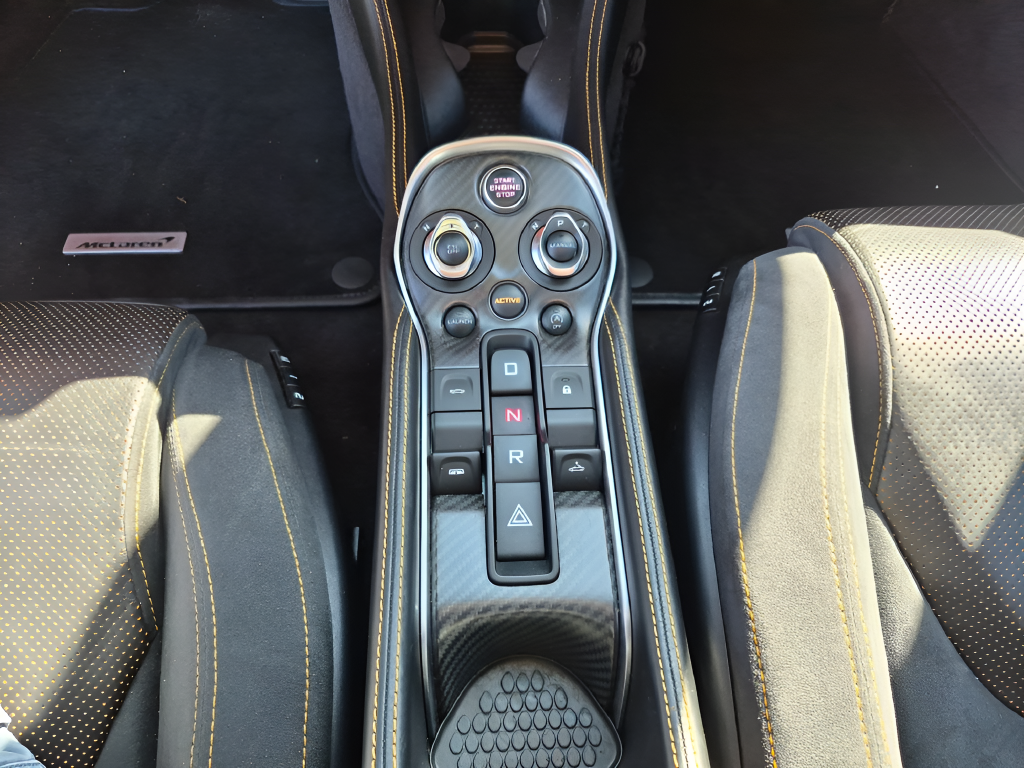 2018 McLaren 570S Base