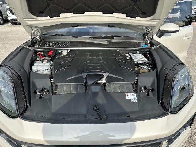 2024 Porsche Cayenne AWD
