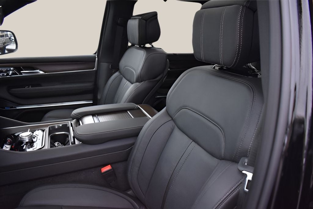 2023 Jeep Grand Wagoneer L Base