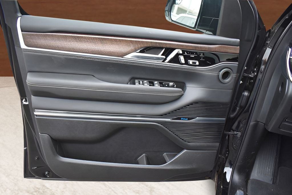 2023 Jeep Grand Wagoneer L Base