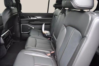 2024 Jeep Wagoneer Base