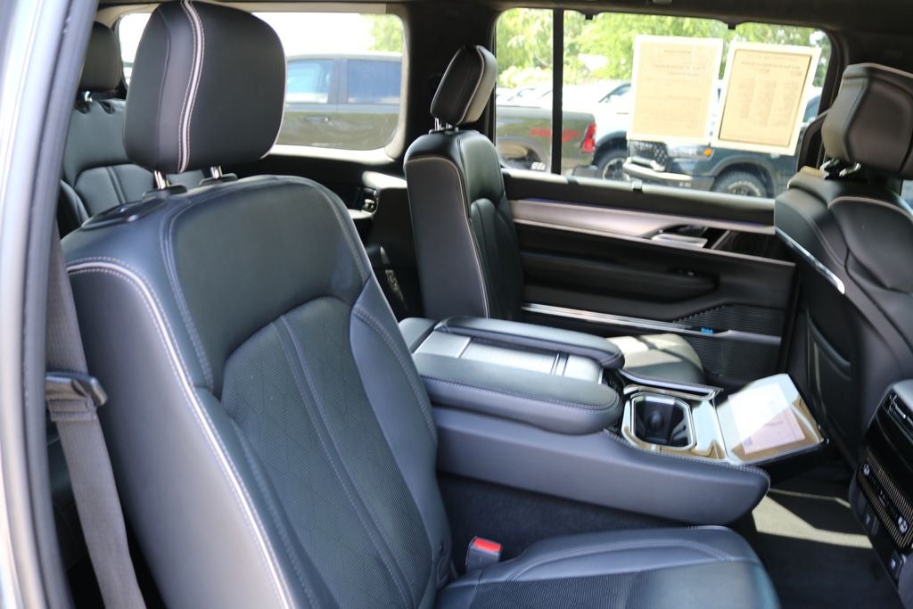 2023 Jeep Grand Wagoneer Series II