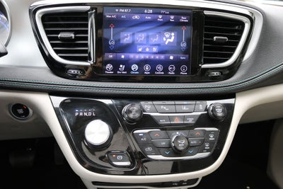 2018 Chrysler Pacifica Hybrid Limited