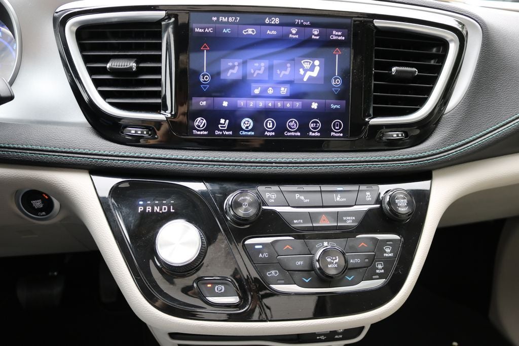 2018 Chrysler Pacifica Hybrid Limited