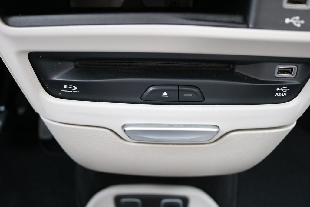 2018 Chrysler Pacifica Hybrid Limited