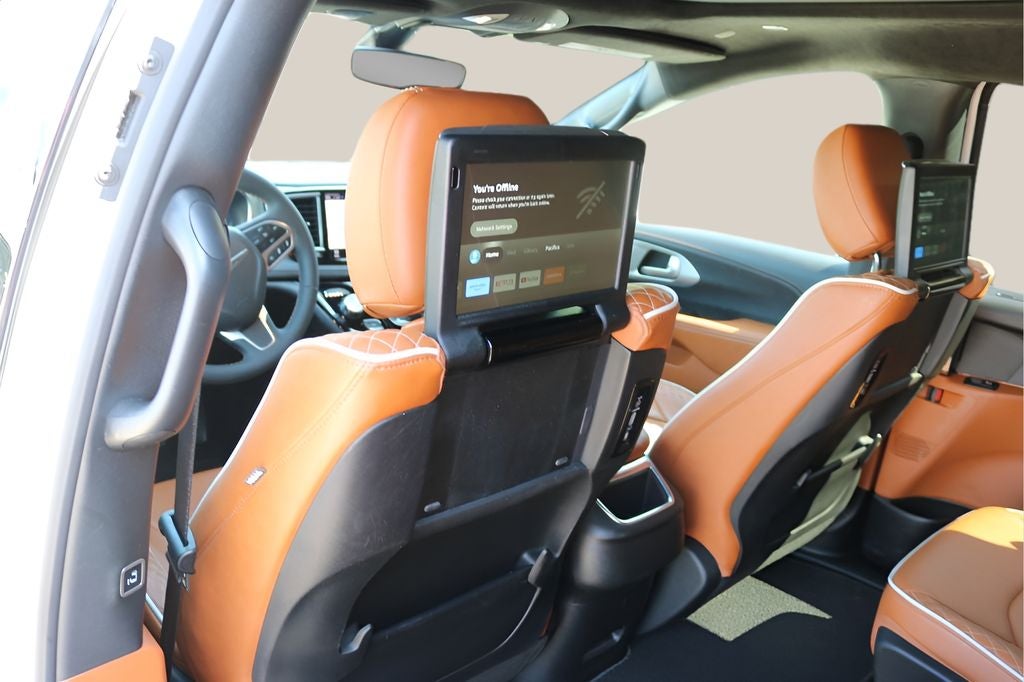 2024 Chrysler Pacifica Hybrid Pinnacle