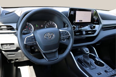 2025 Toyota Highlander LE