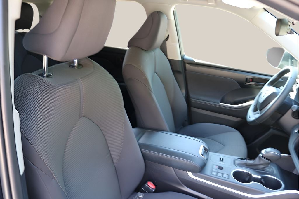 2025 Toyota Highlander LE