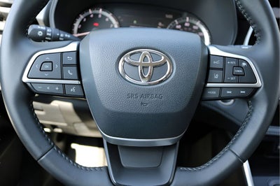 2025 Toyota Highlander LE