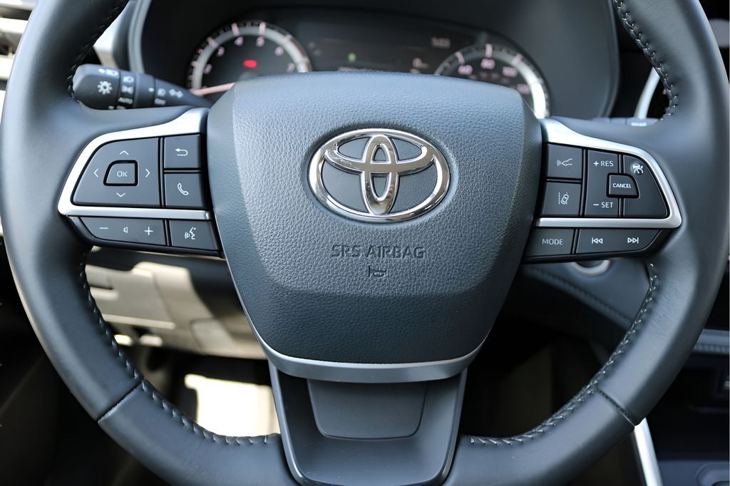 2025 Toyota Highlander LE