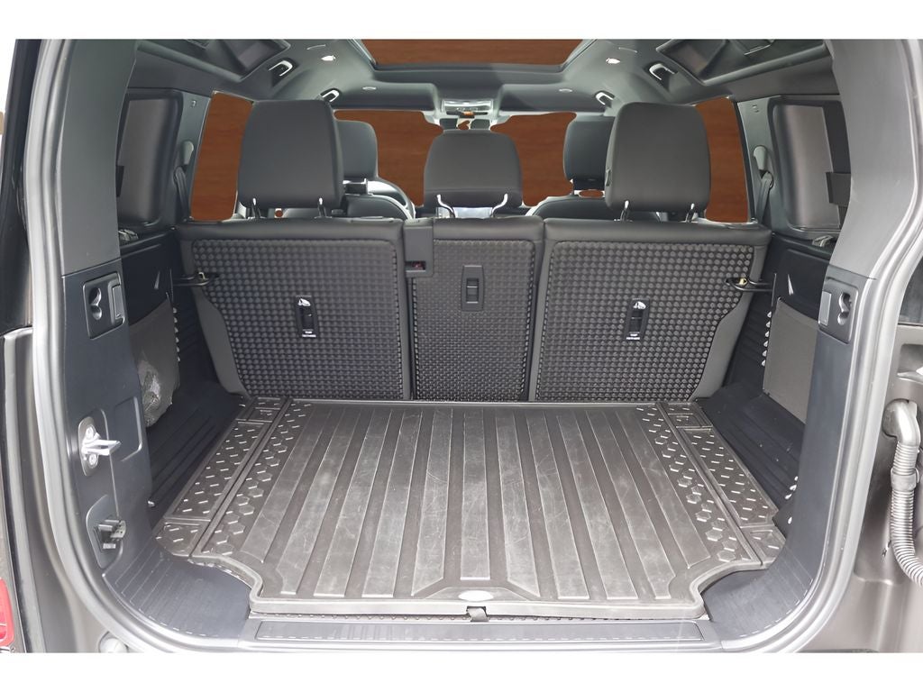 2025 Land Rover Defender 110 S