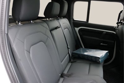 2025 Land Rover Defender 110 S