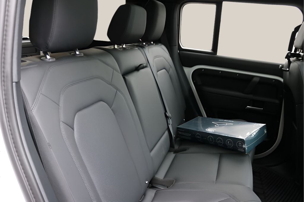 2025 Land Rover Defender 110 S