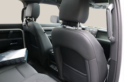 2025 Land Rover Defender 110 S