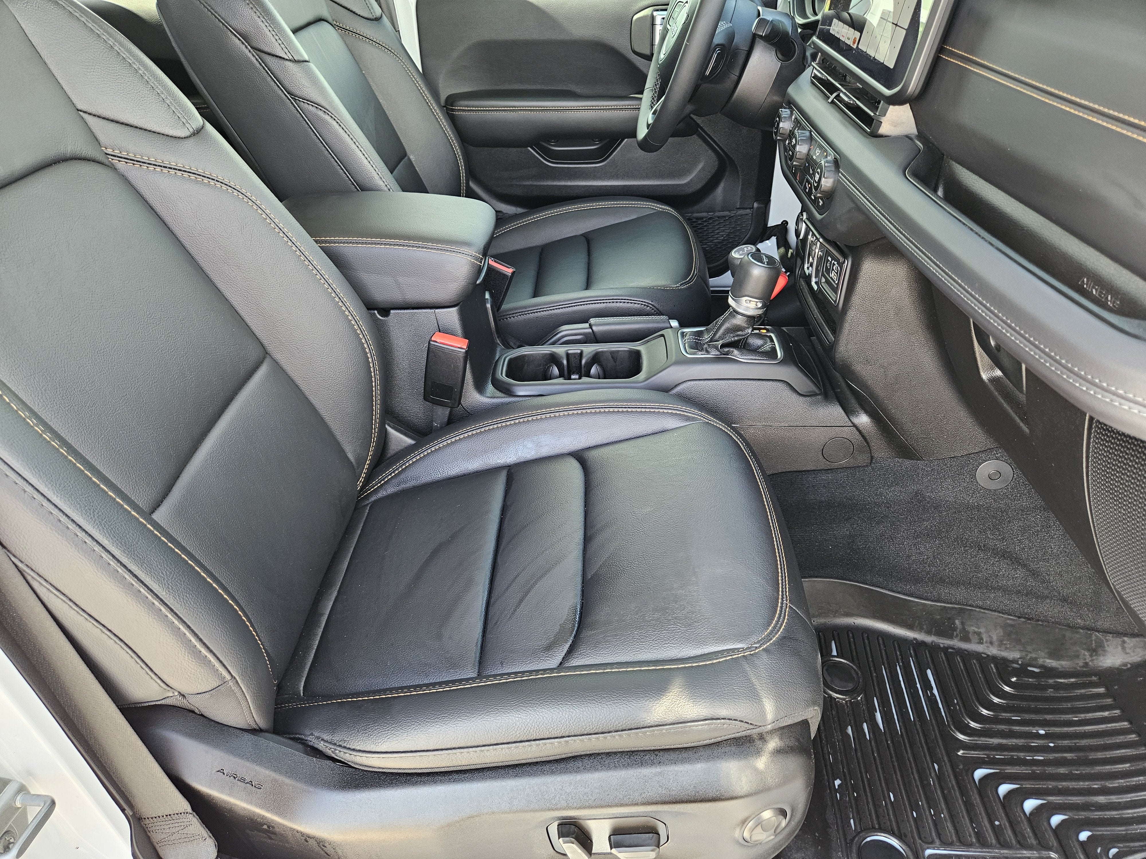 2025 Jeep Gladiator High Tide