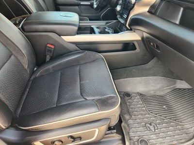2022 RAM 1500 Laramie Crew Cab 4x4 5'7" Box