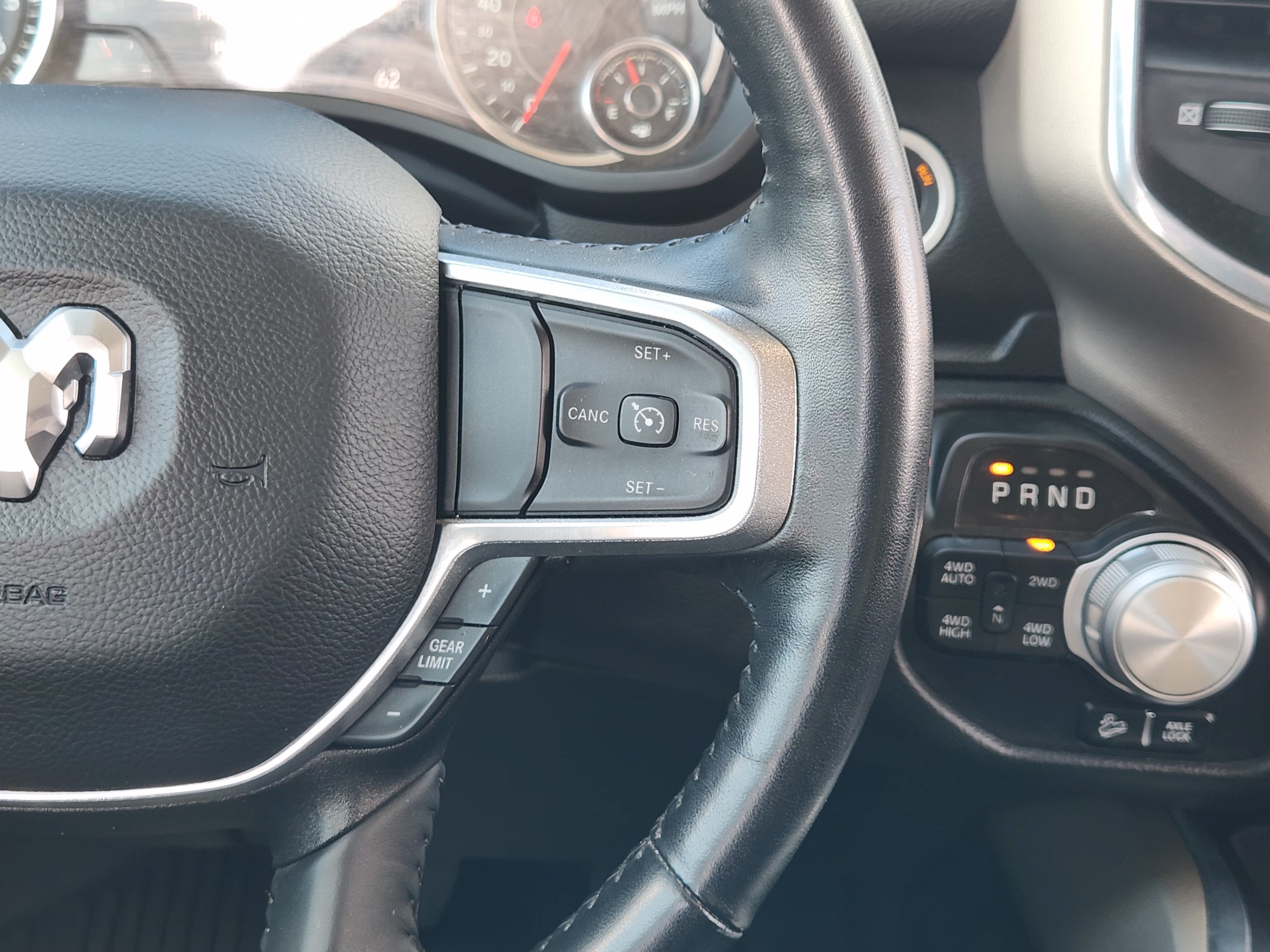 2022 RAM 1500 Laramie Crew Cab 4x4 5'7" Box