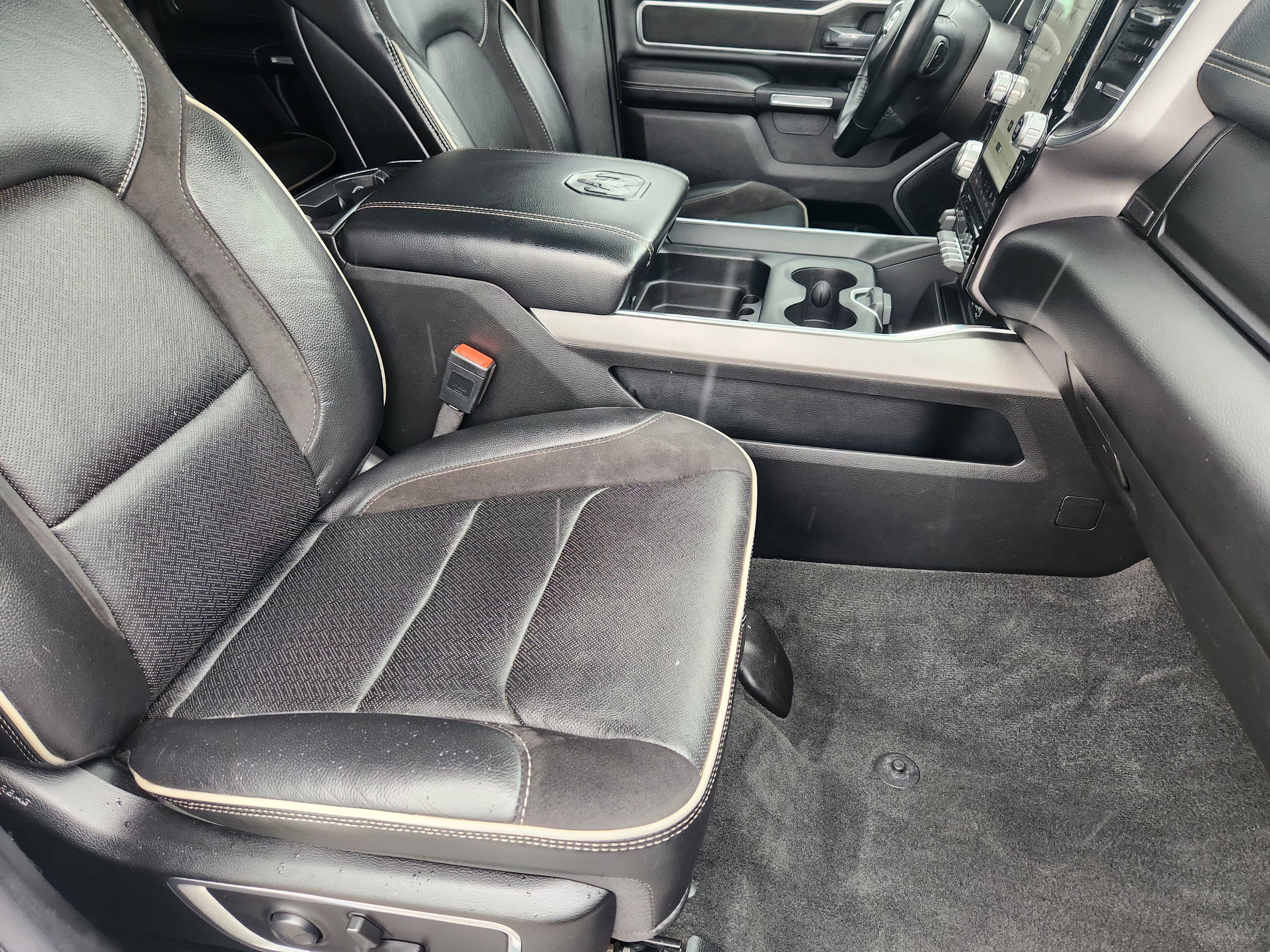 2023 RAM 1500 Laramie Crew Cab 4x4 5'7" Box