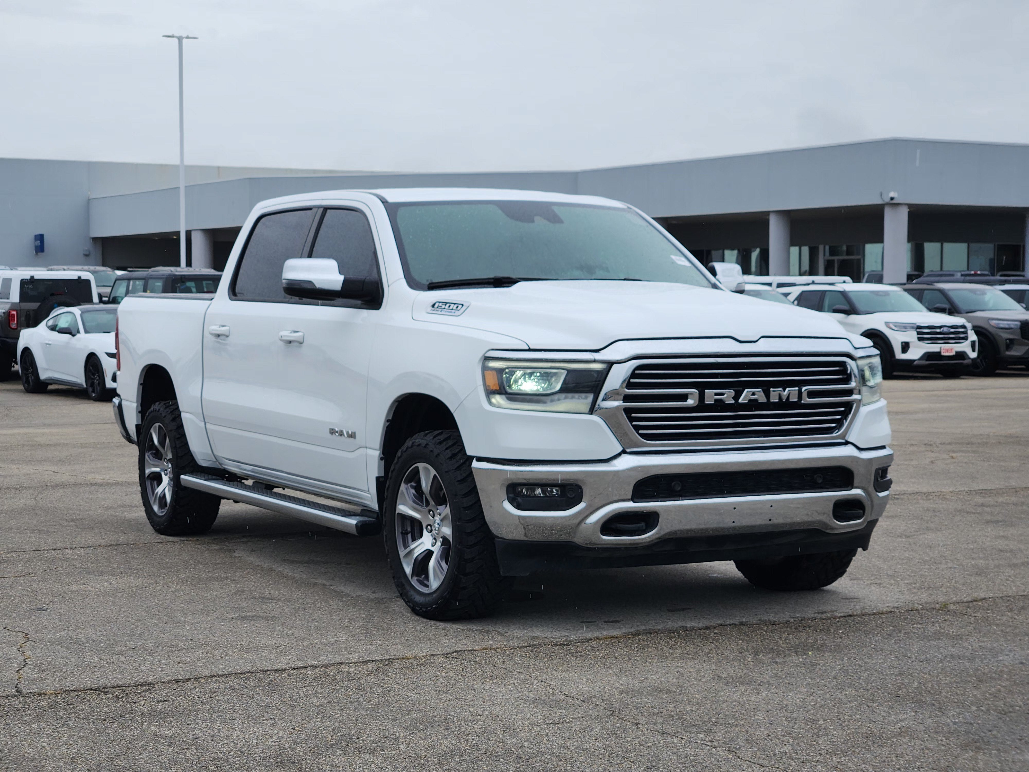 2023 RAM 1500 Laramie Crew Cab 4x4 5'7" Box