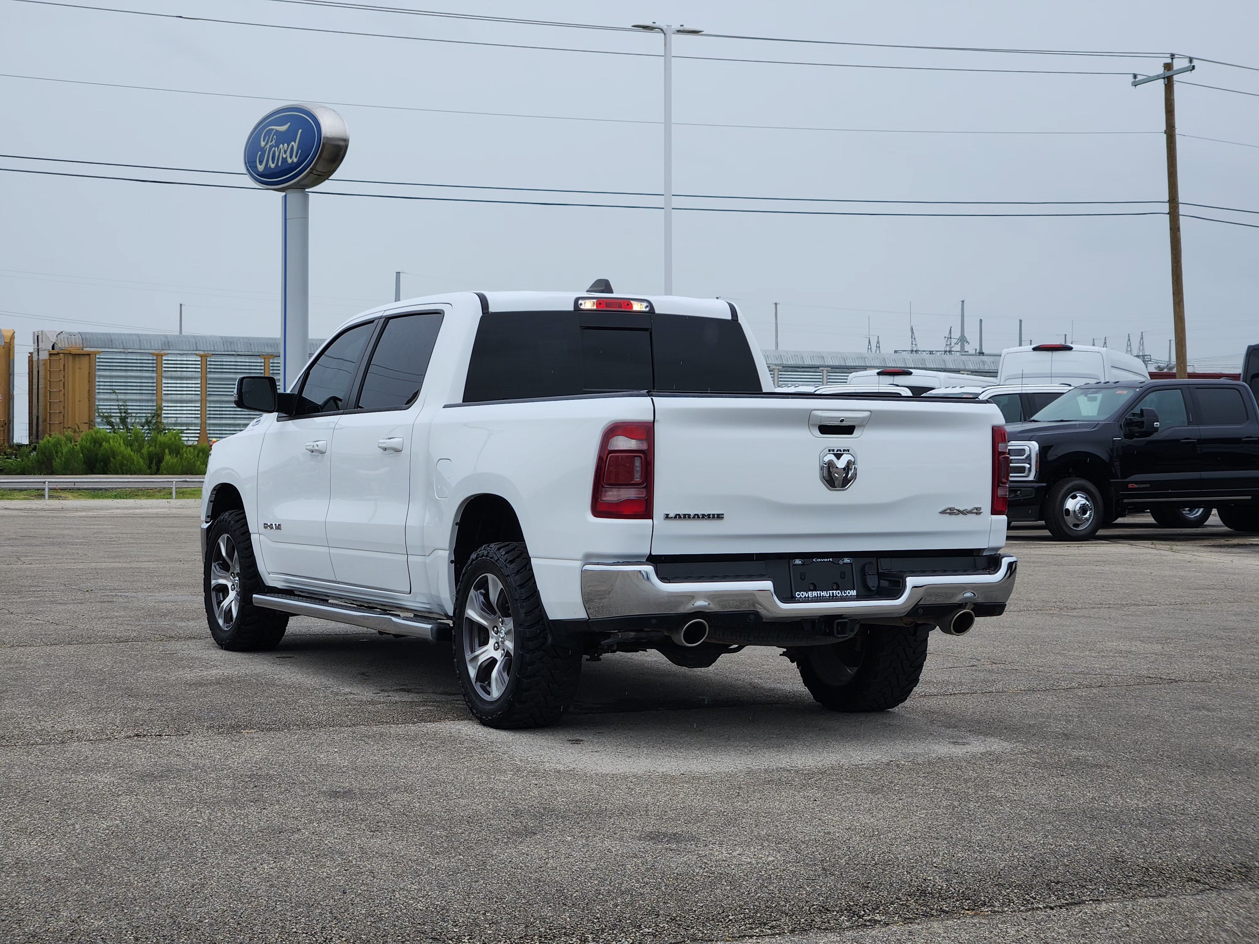 2023 RAM 1500 Laramie Crew Cab 4x4 5'7" Box