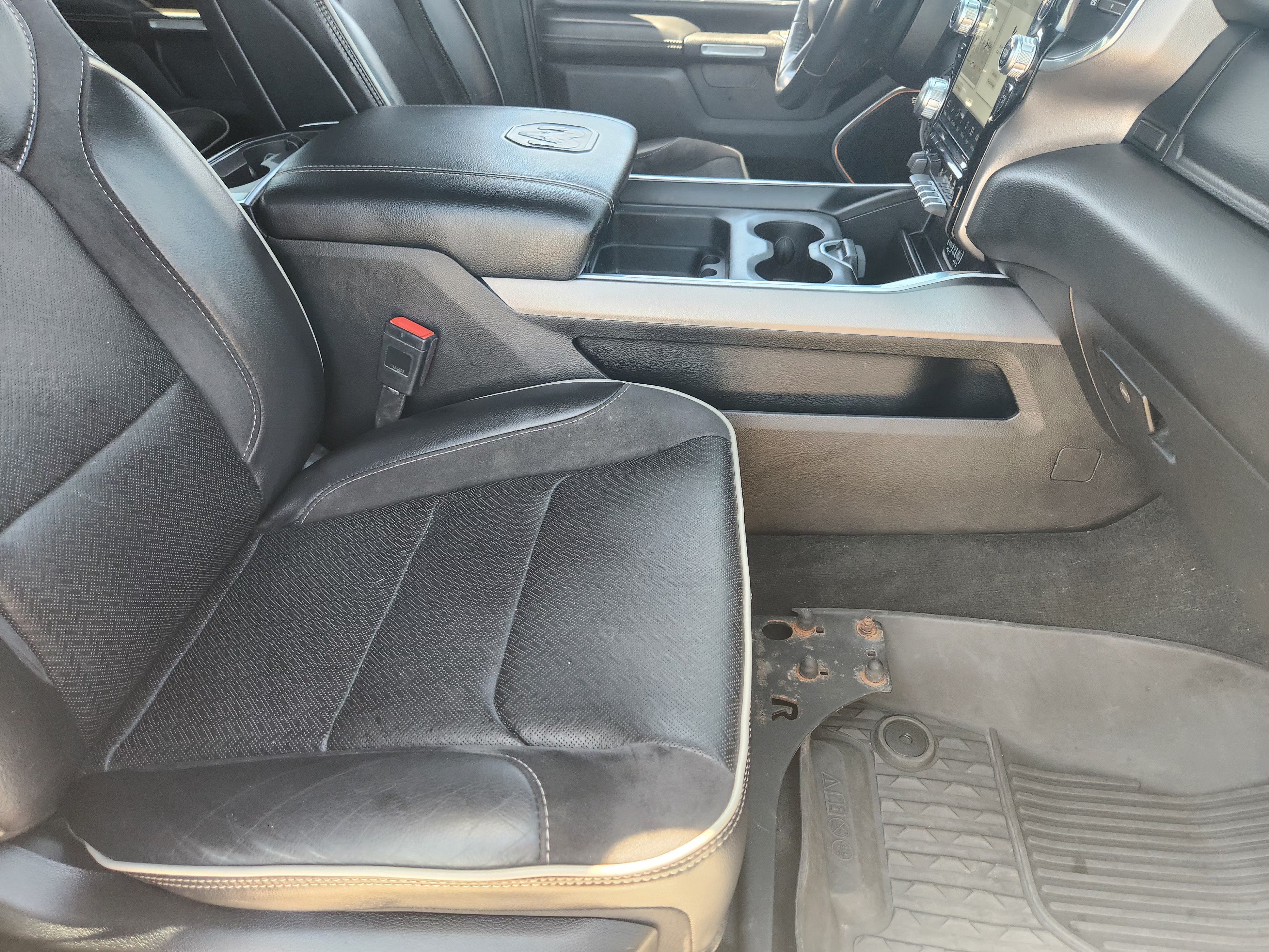 2023 RAM 1500 Laramie Crew Cab 4x4 5'7" Box