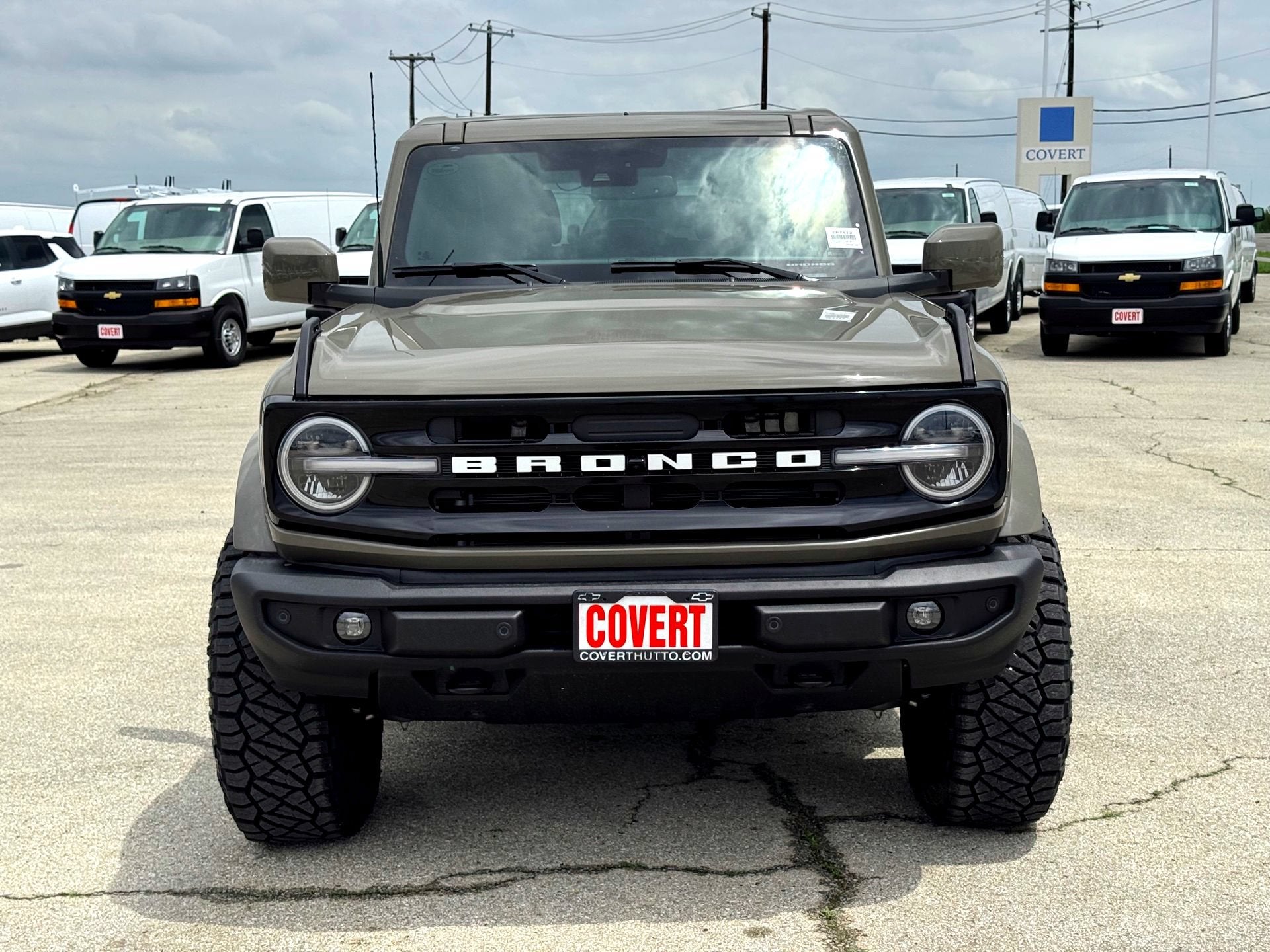 2026 Ford Bronco Outer Banks