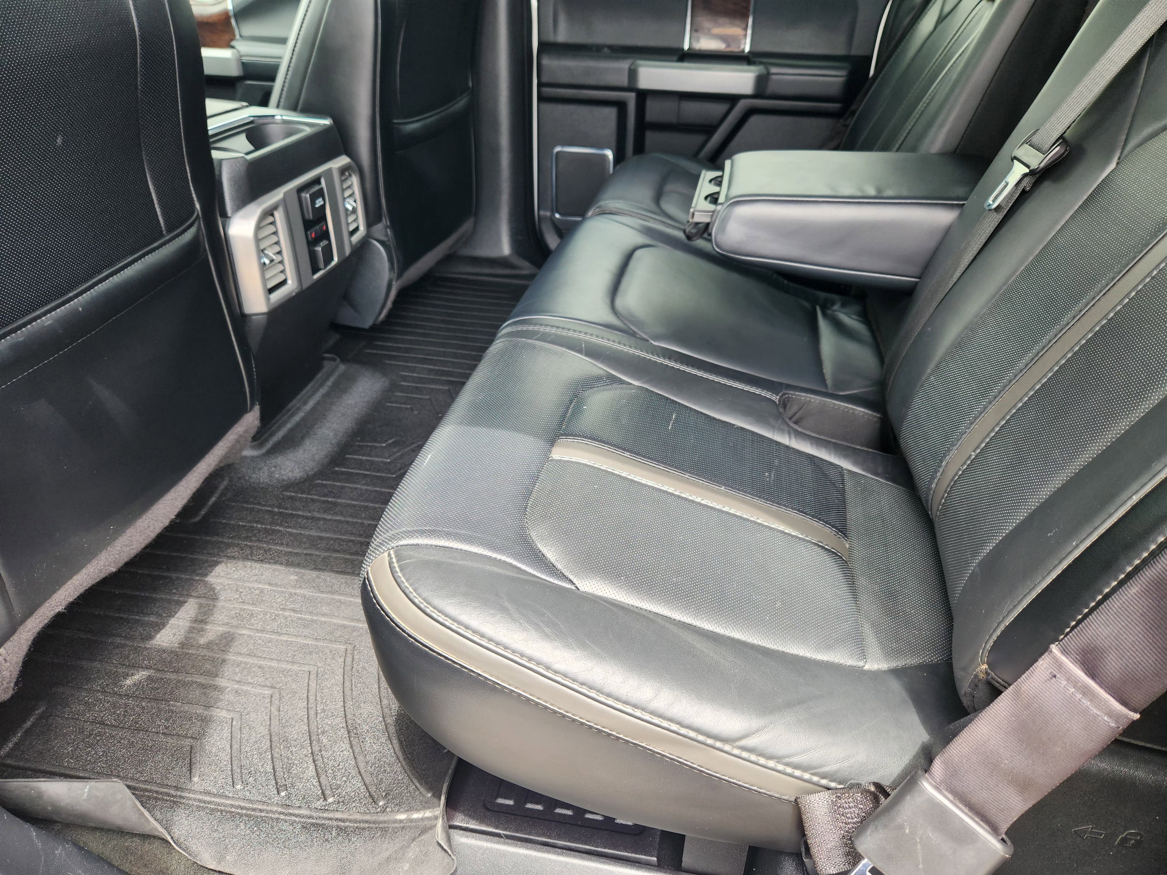 2017 Ford Super Duty F-250 SRW Lariat