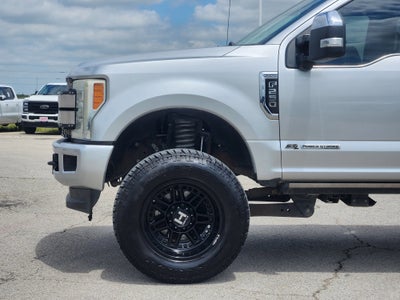 2017 Ford Super Duty F-250 SRW Lariat