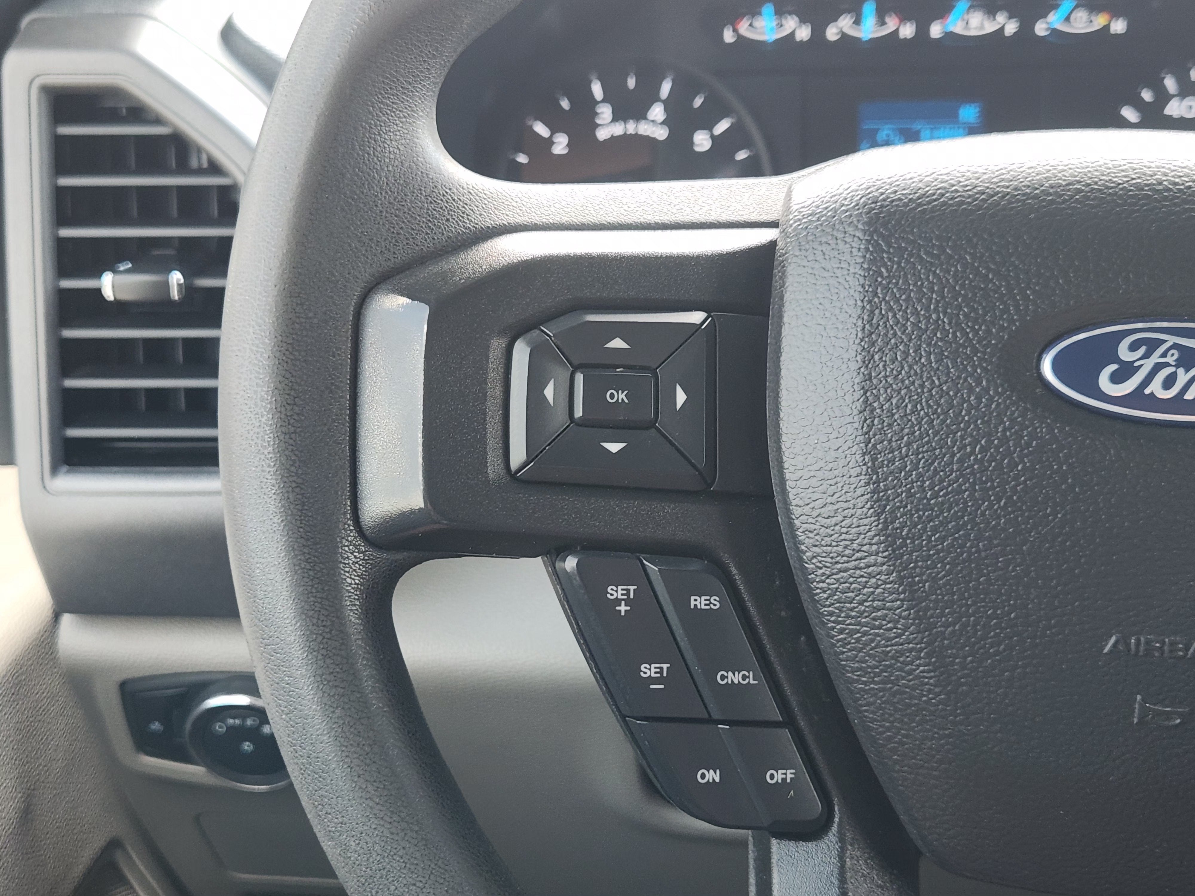 2022 Ford Super Duty F-350 SRW XL