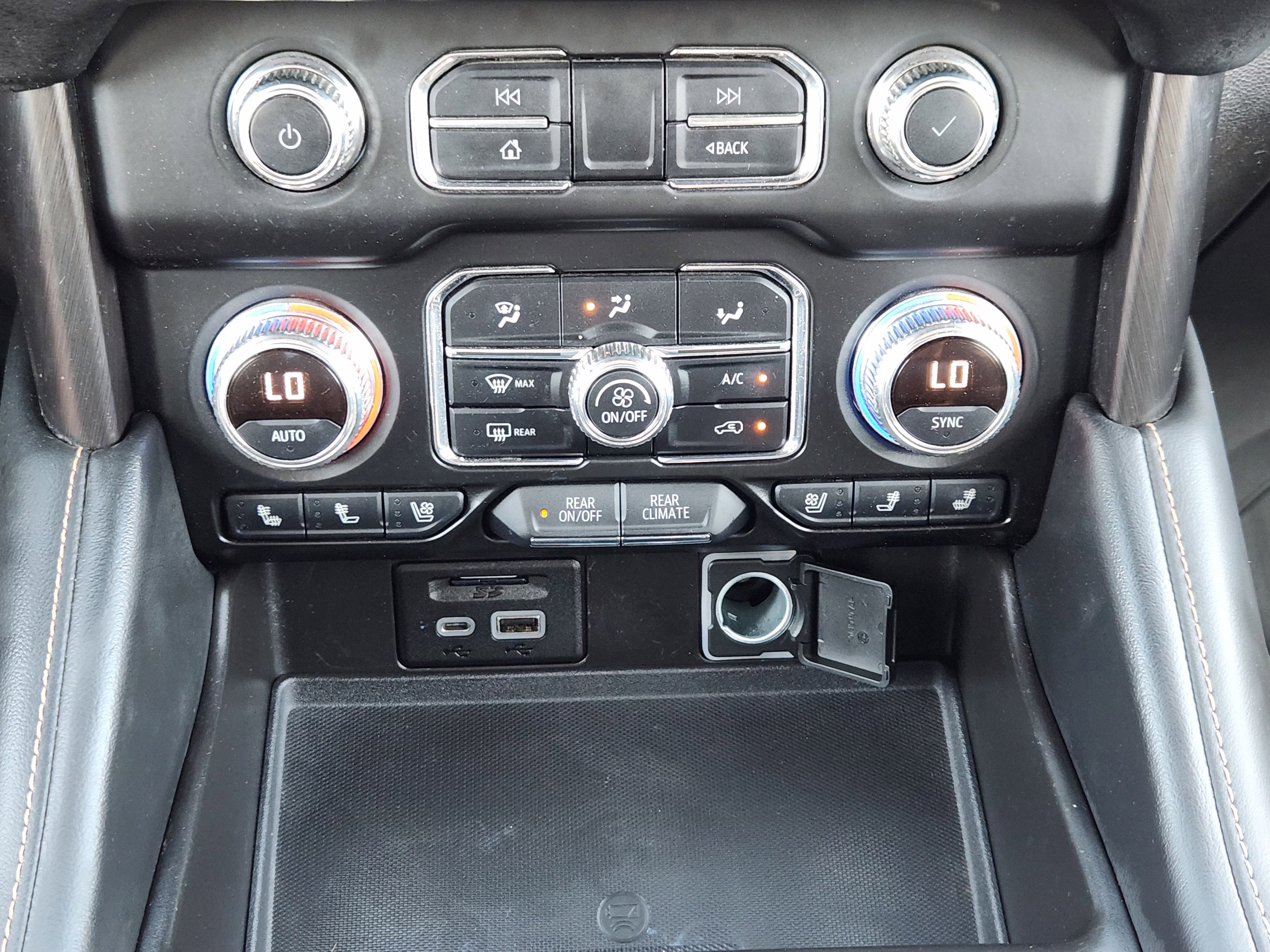 2021 GMC Yukon XL AT4