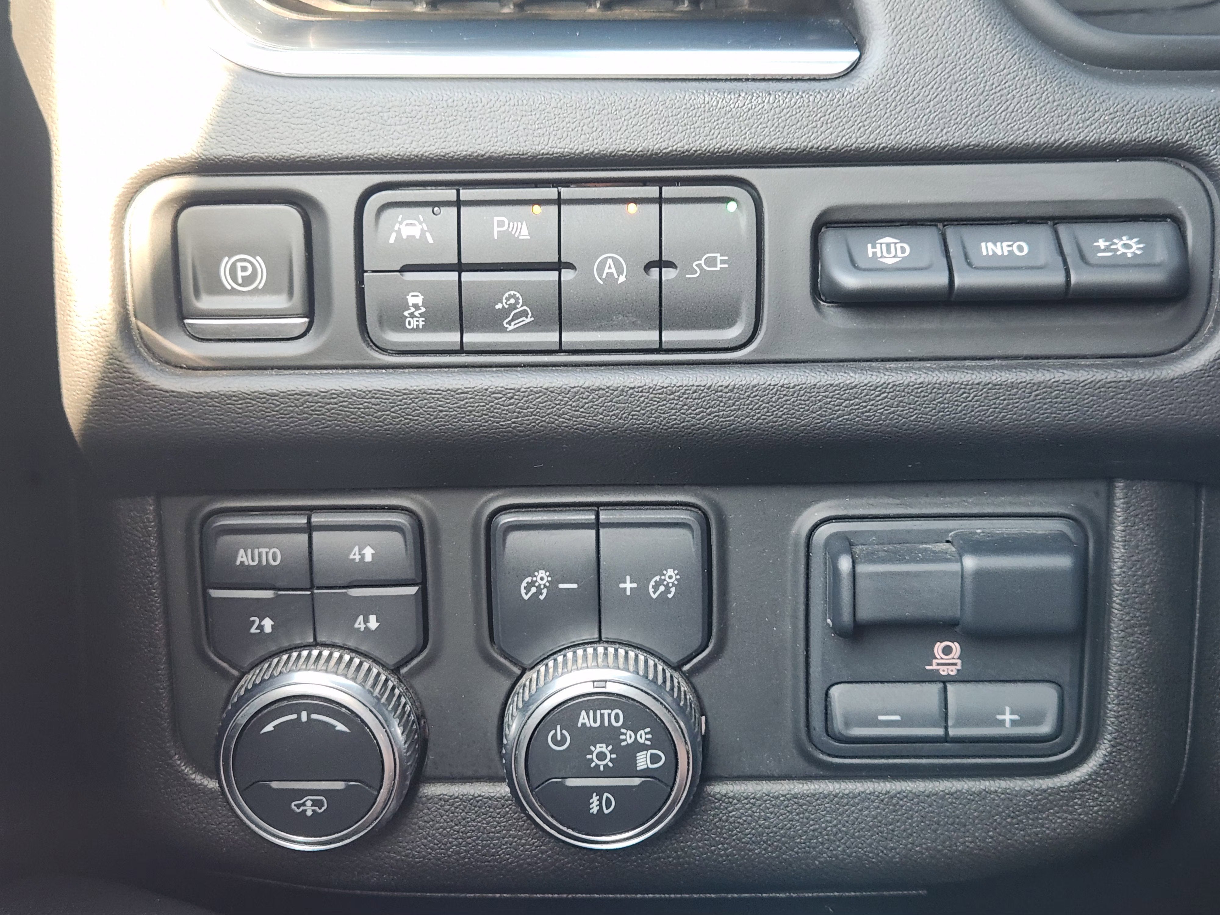 2021 GMC Yukon XL AT4