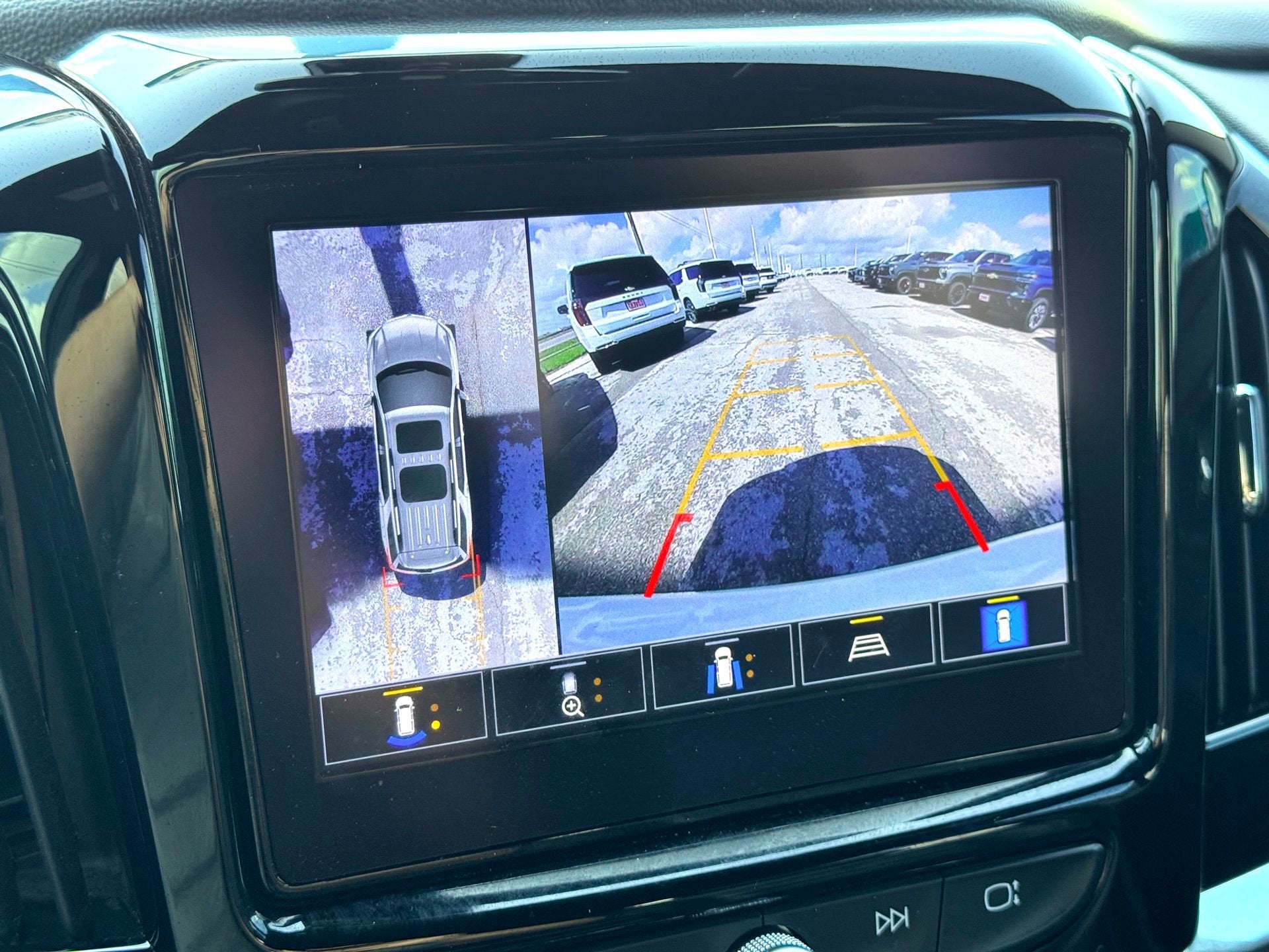 2022 Chevrolet Traverse RS